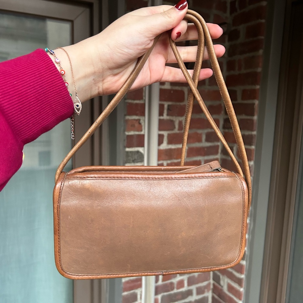 Vintage coach NYC zippered pouch 9655 crossbody tabac tan retro 80s y2k leather